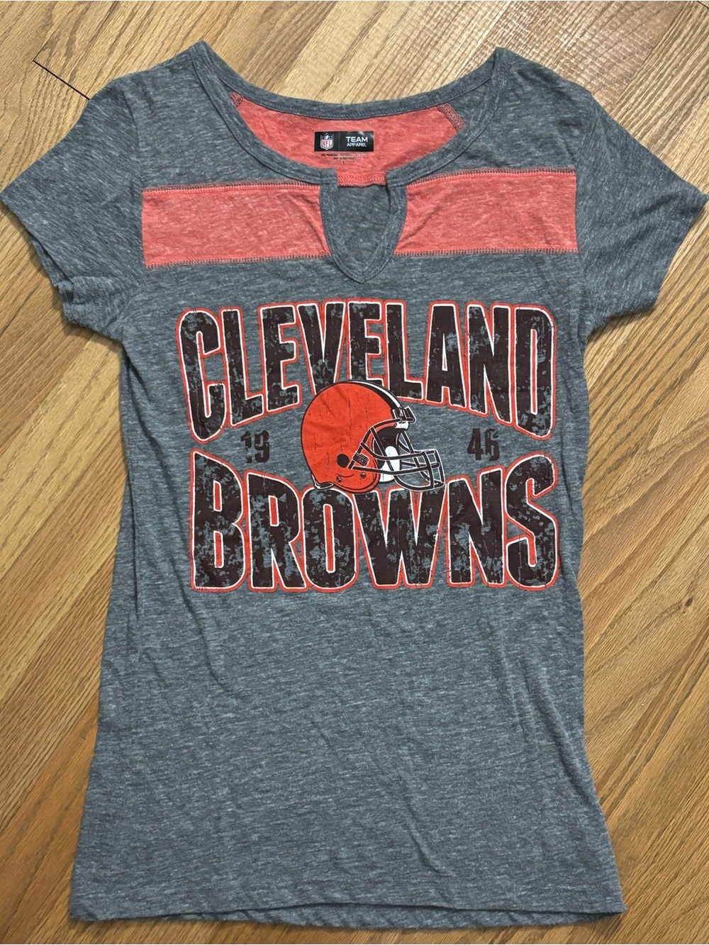 NFL Cleveland Browns T-Shirt, size Small